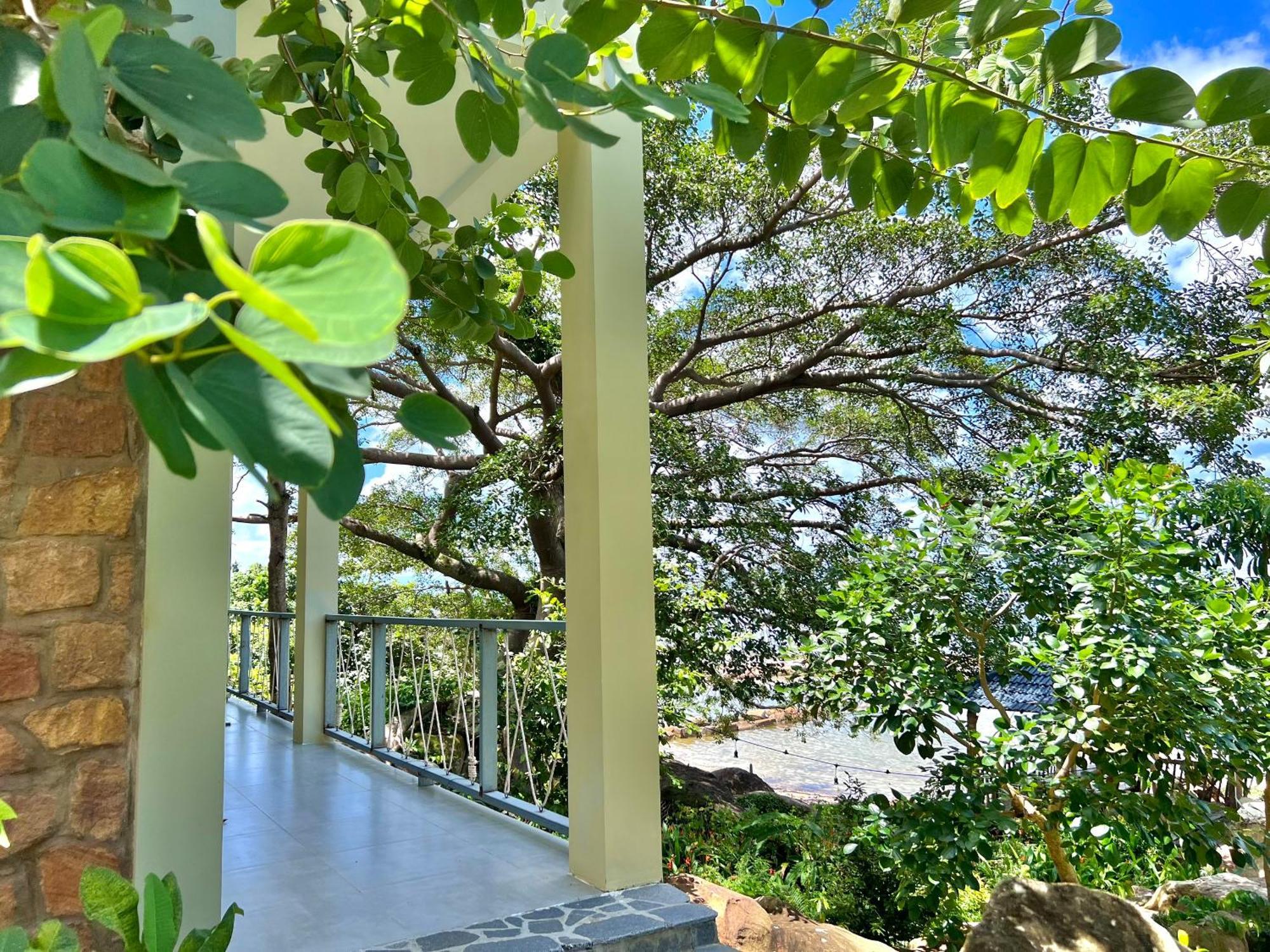 Voyage Phu Quoc Beach Resort Exterior foto